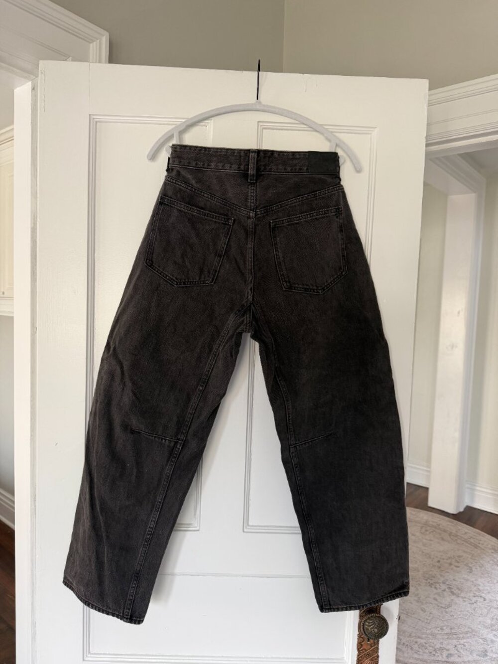 Madewell The Darted Barrel Jean - Picture 2 of 5